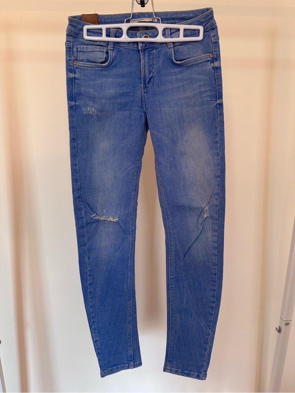 Zara Women’s Skinny Jeans in Medium Blue Wash